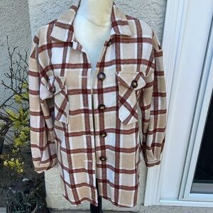 Veveret Beige Plaid Timing Flannel Button up Shacket Shirt Jacket Women's Size S